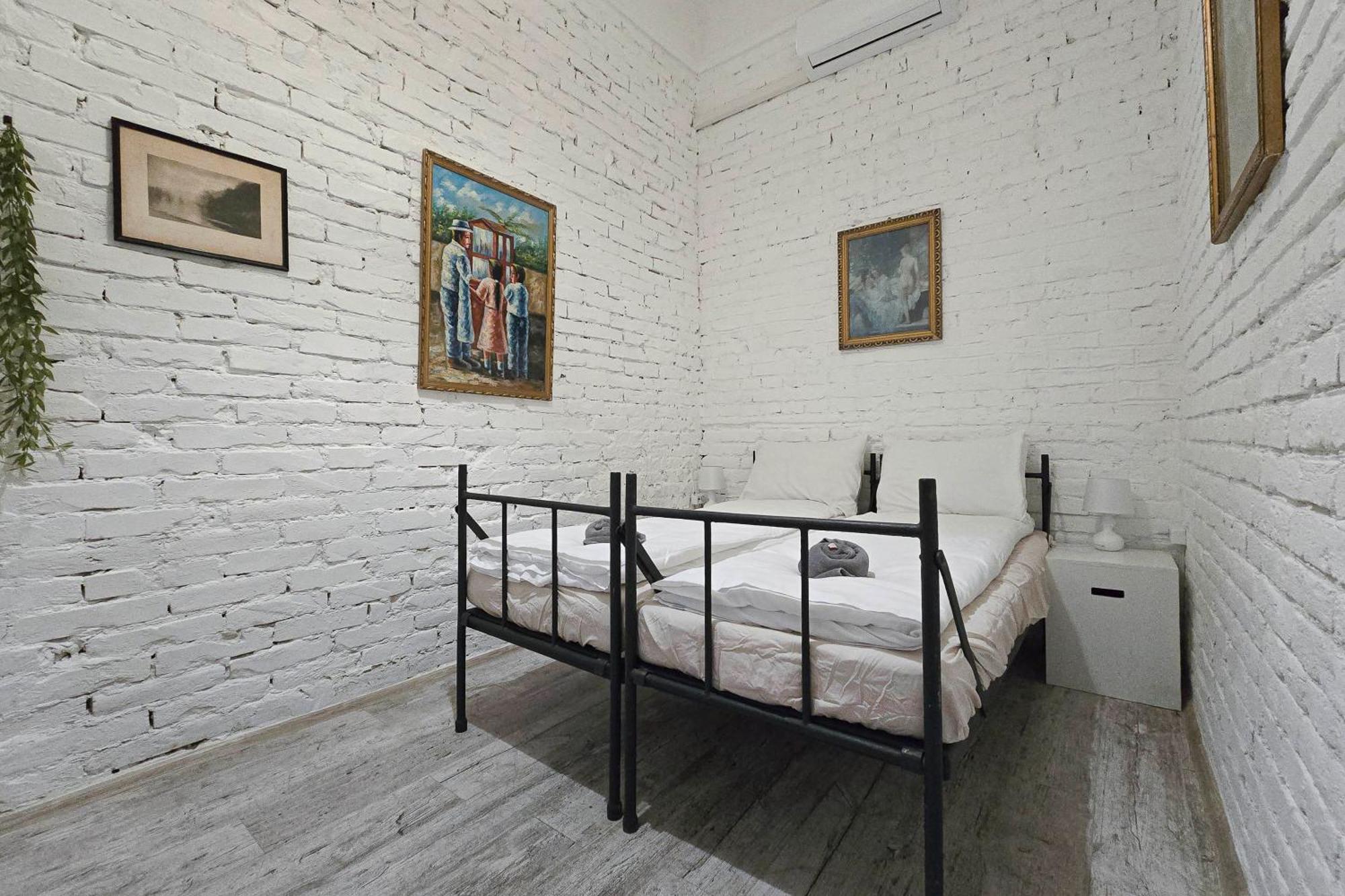 Wolf Apartment With Terrace Boedapest Buitenkant foto